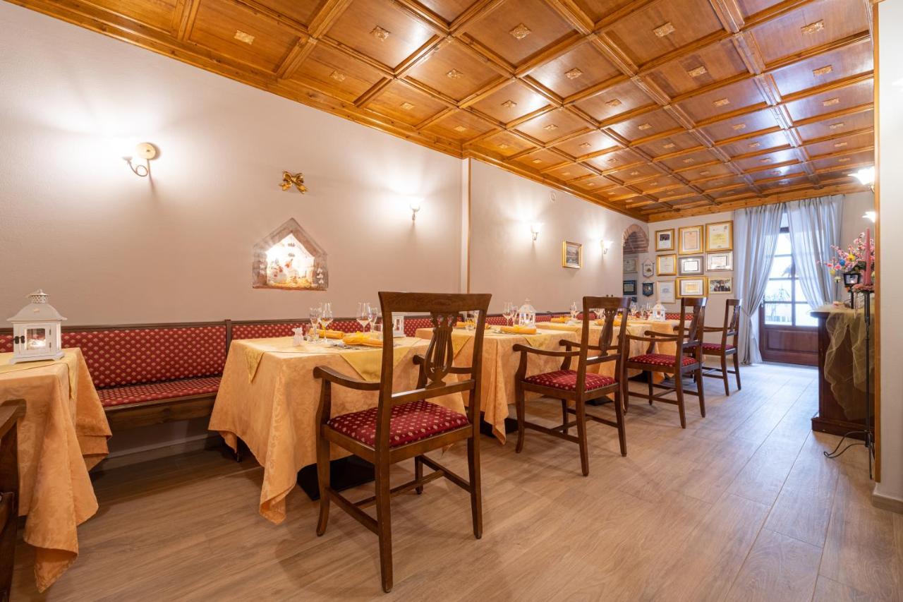 Borgo Dei Poeti Romantik Hotel Манерба-дель-Гарда Экстерьер фото