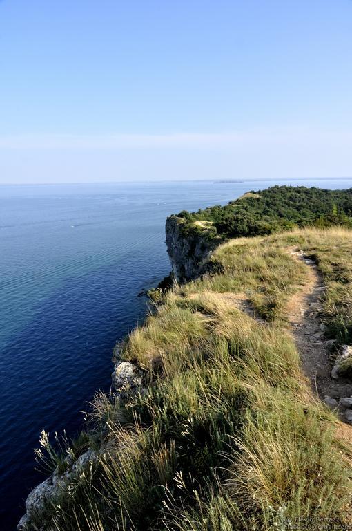 Borgo Dei Poeti Romantik Hotel Манерба-дель-Гарда Экстерьер фото